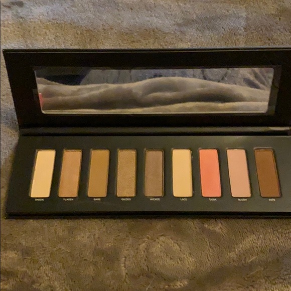 BNIB Brand New Makeup Bundle! - Picture 8 of 10